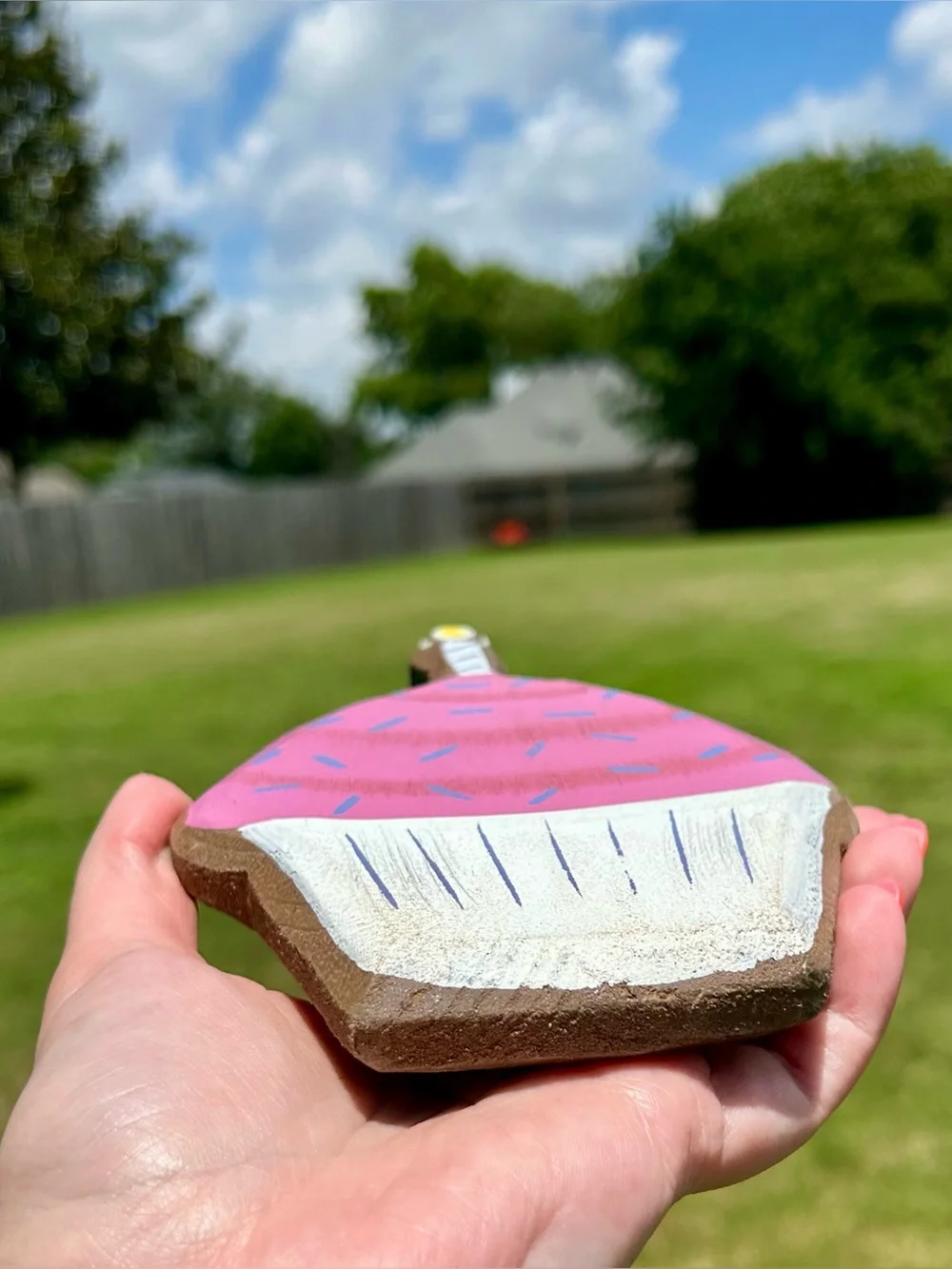 Demdaco Pink Birthday Cupcake Wooden Magnet Token EUC